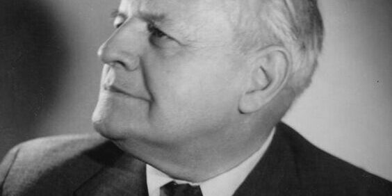 Pomnik Melchiora Wańkowicza nad Pisą - Ośrodek Wiartel